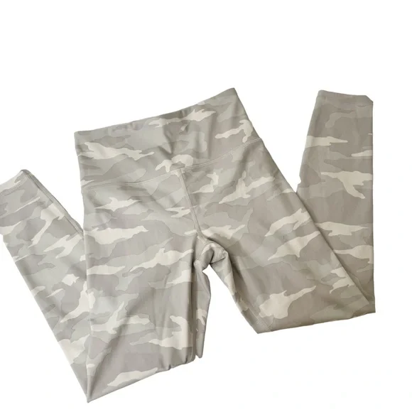 ATHLETA Gray Cream Camo Elation 7/8 Tight Gym Workout
Leggings Size XS - Picture 3 of 4